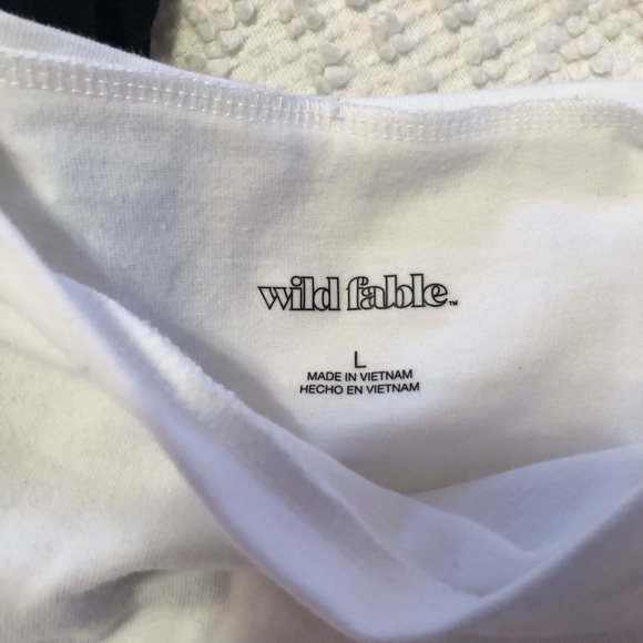 Crop Tops - Picture 2 of 3